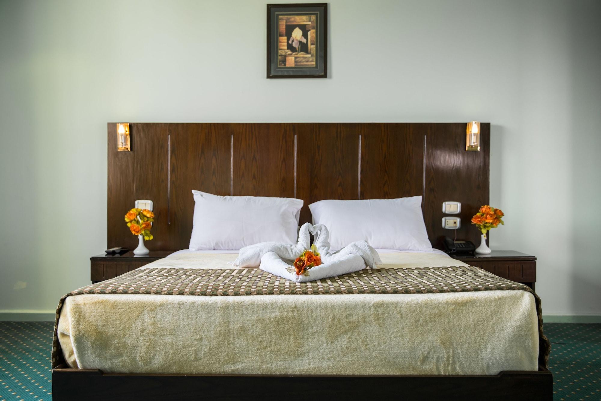 Aura Inn Hotel Cairo Giza Екстериор снимка