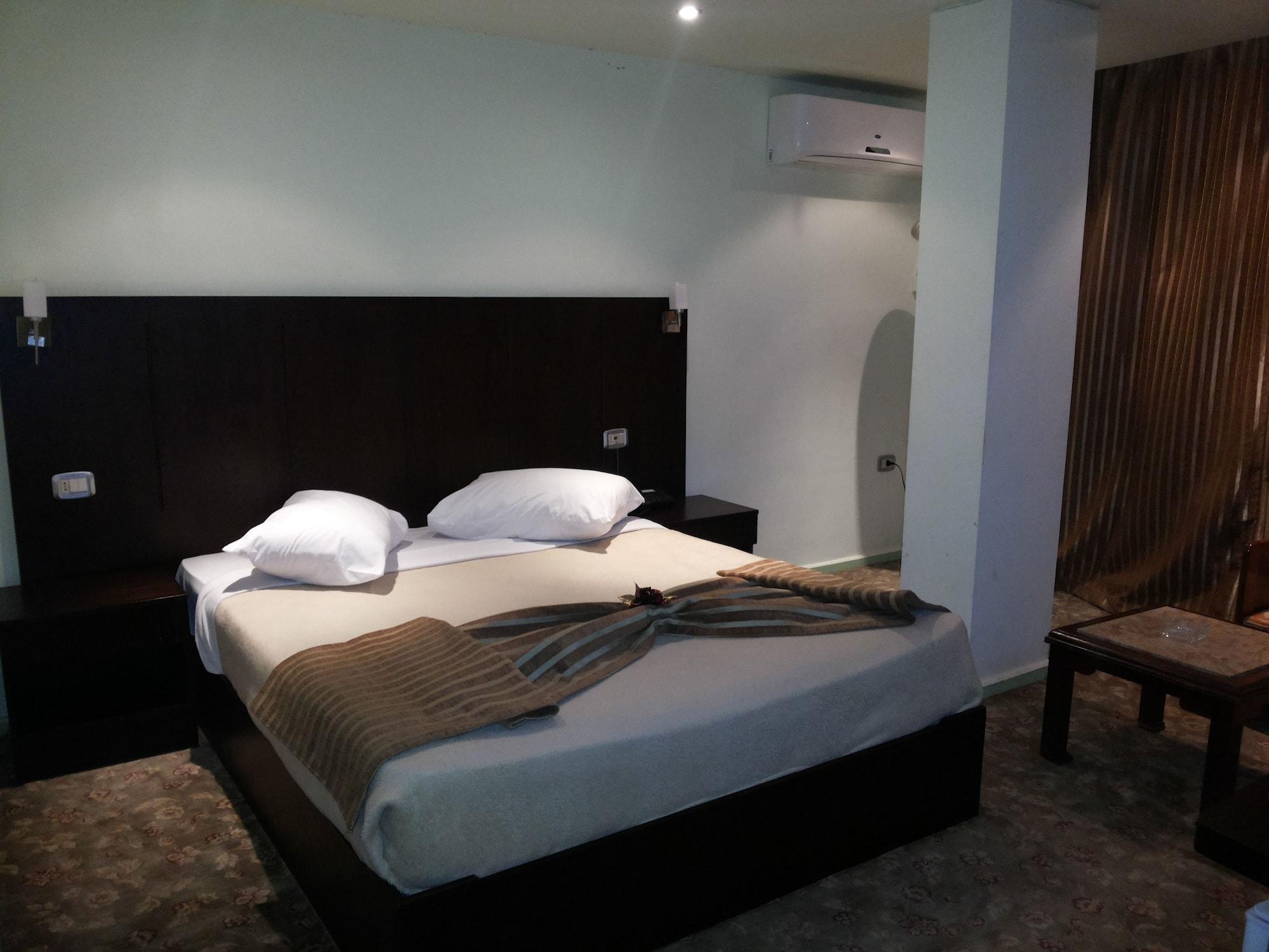Aura Inn Hotel Cairo Giza Екстериор снимка