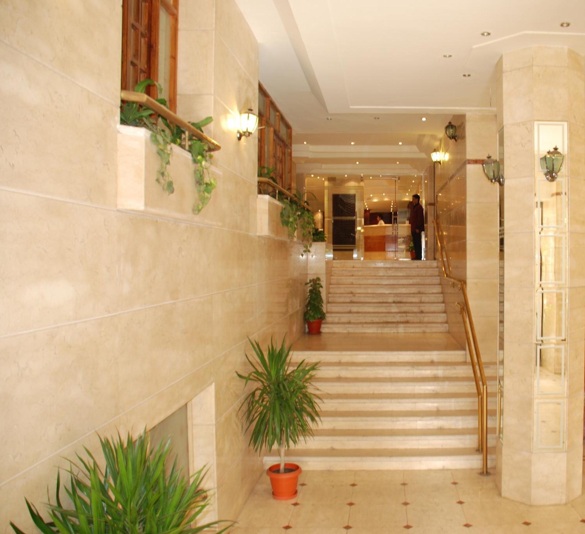 Aura Inn Hotel Cairo Giza Екстериор снимка