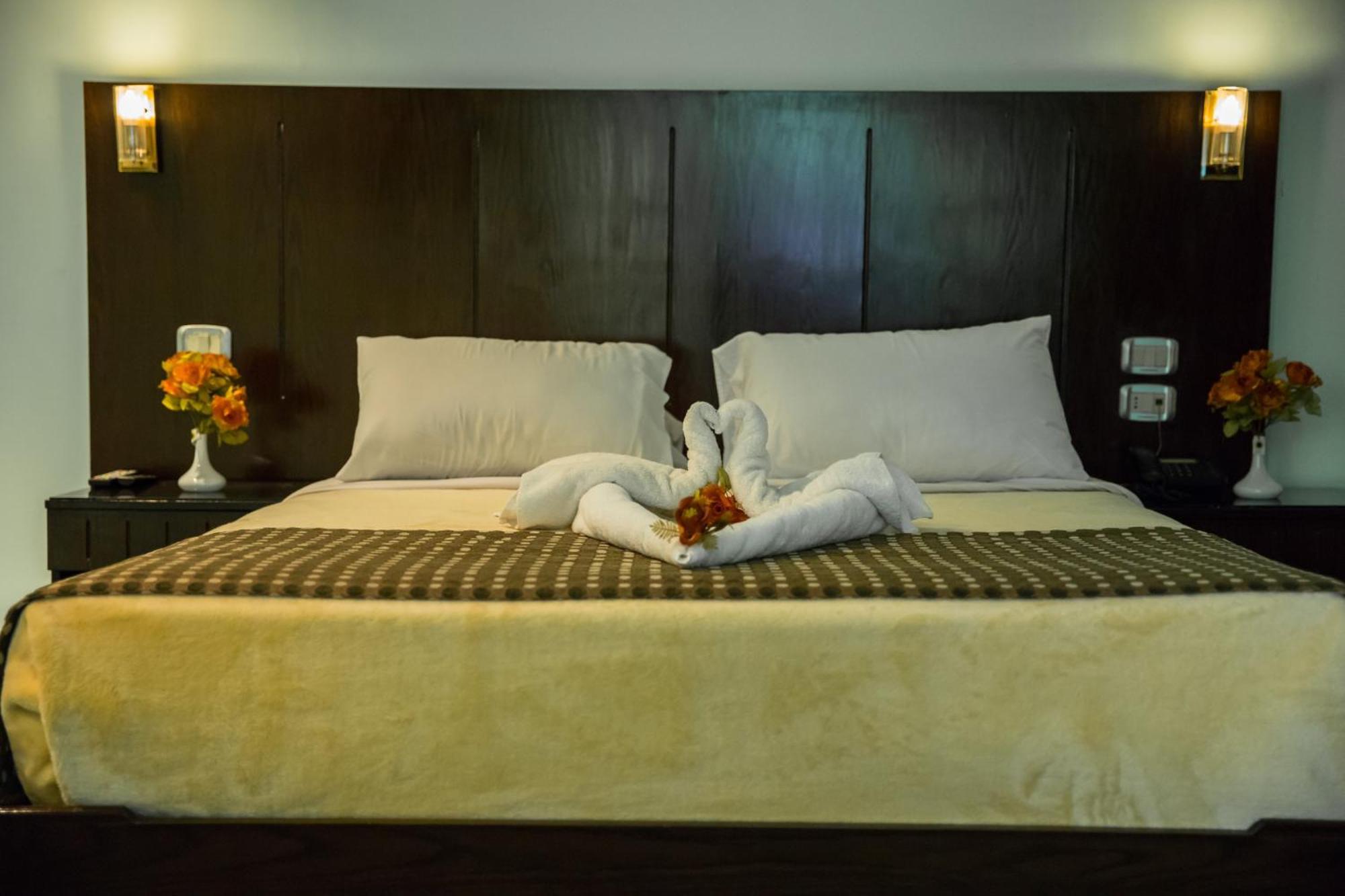 Aura Inn Hotel Cairo Giza Екстериор снимка