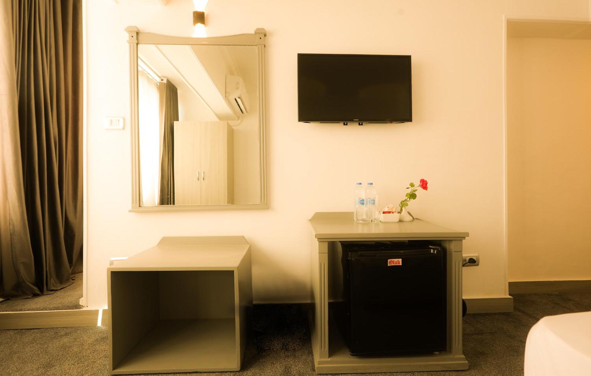 Aura Inn Hotel Cairo Giza Екстериор снимка
