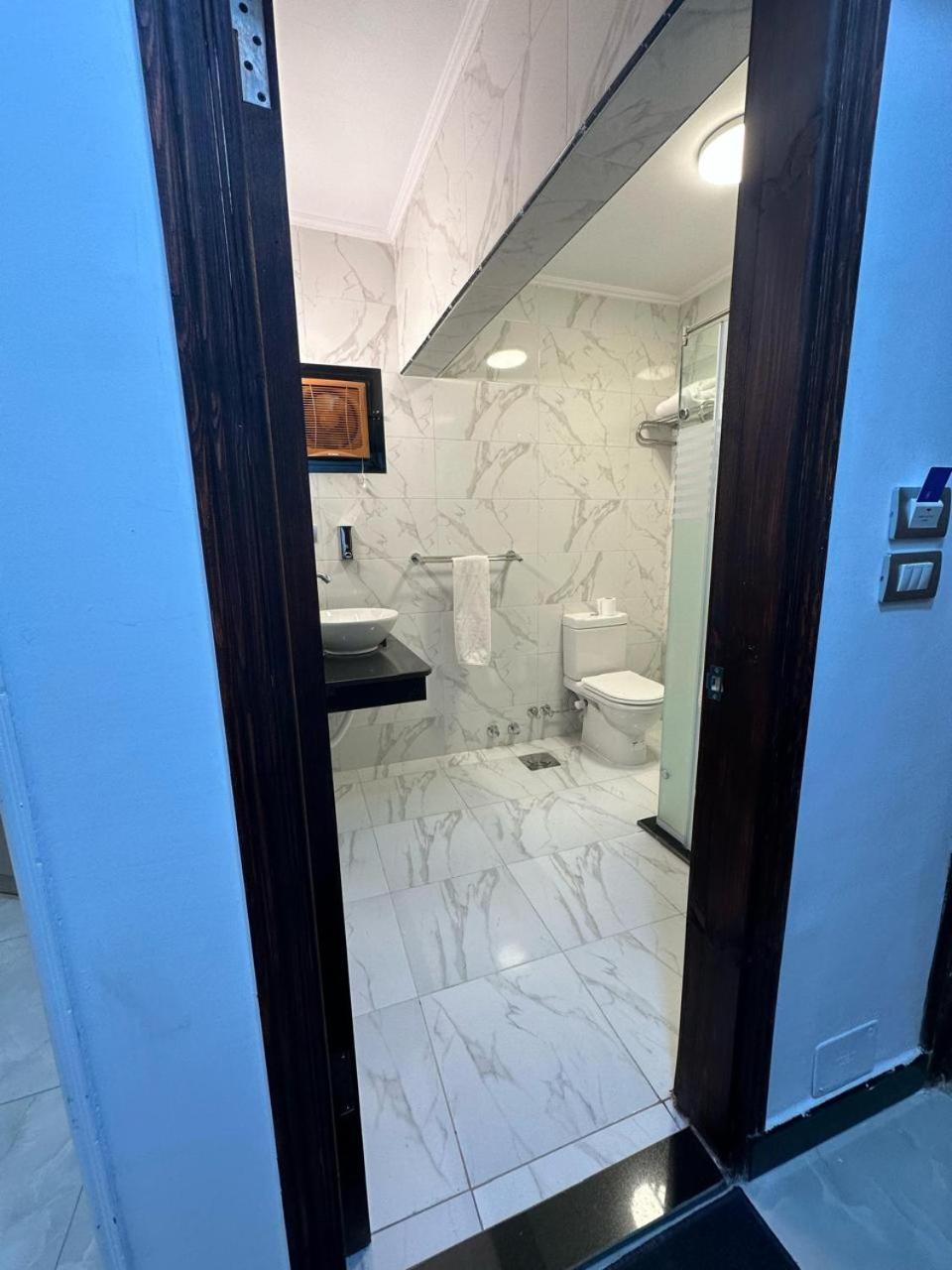 Aura Inn Hotel Cairo Giza Екстериор снимка