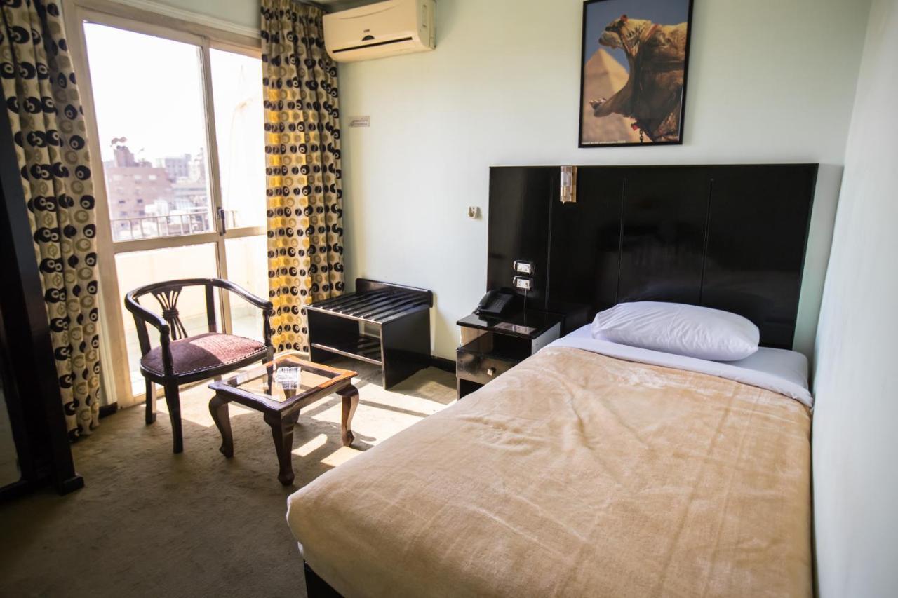 Aura Inn Hotel Cairo Giza Екстериор снимка